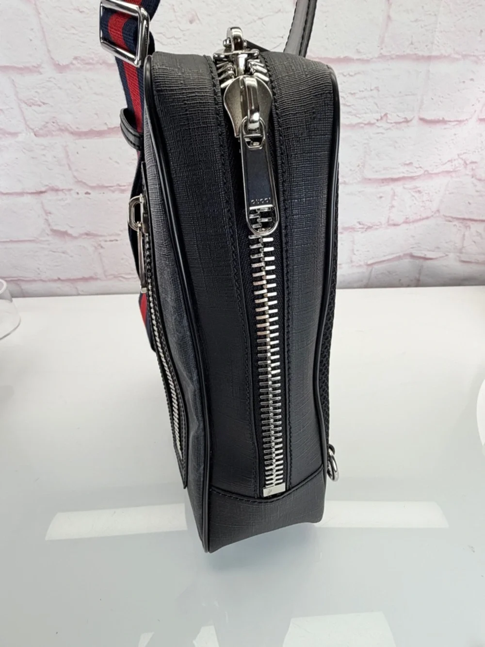 Authentic Gucci Men’s Web Supreme Gg Black Sling Bag